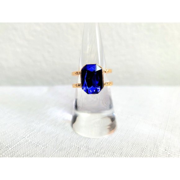 Vintage Gold Blue Jewel Emerald Cut Ring Size 8 Two Rows of Beaten Gold - Picture 1 of 2
